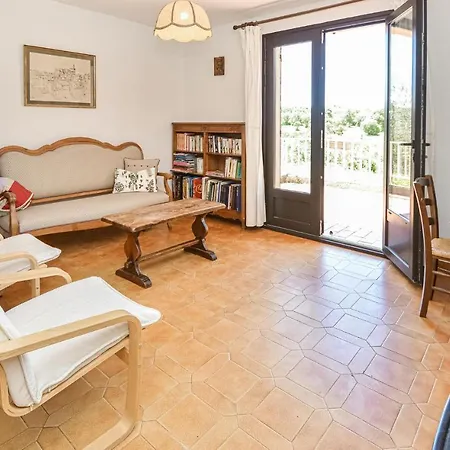 Dom wakacyjny 2 Bedroom Cozy Home In Saint-Siffret Saint-Siffret