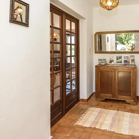Beautiful Home In Saint-Siffret *